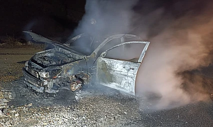 Alev Alan Araç Kullanılamaz Hale Geldi