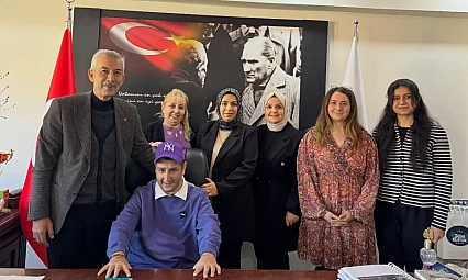 Başkan Cömertoğlu'ndan Yüreklere Dokunan Jest: 'Engelleri Birlikte Aşacağız'