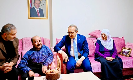 Engelli Birey Abdullah Muhan'a Anlamlı Doğum Günü Sürprizi