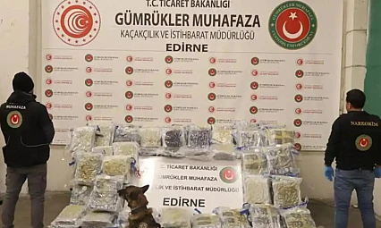 Gümrüklerde uyuşturucu operasyonu: 886 kilo esrar, 200 kilo metamfetamin ele geçirildi