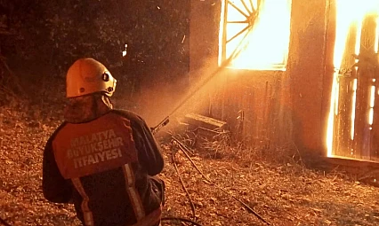 Hekimhan'da Baraka Yangını Korkuttu