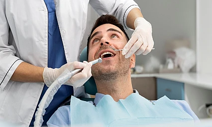 Kanal Tedavili Dişlerde Beyazlatma Uyarısı