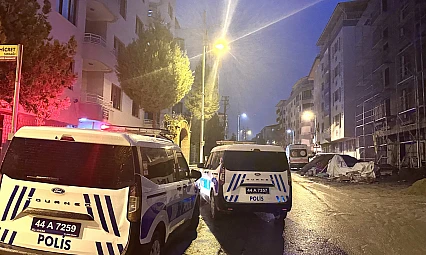 Kapı Açılmayınca Ekipler Balkondan Girdi: Evde Ölüm Bulundu