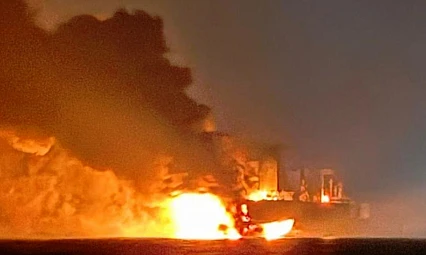 Karadeniz'de 2 gemide yangın