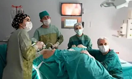 Karın Ağrısı Sandı Rahminden 7 Kilogramlık Tümör Çıktı