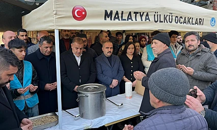 Kışla Caddesi'nde Manevi Buluşma: Ülkü Ocakları'ndan Aşure İkramı