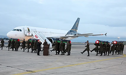 Libyalı komutanlar askerî törenle uğurlandı