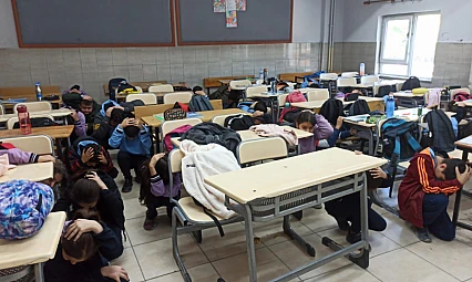 Okullarda Eş Zamanlı Tahliye Tatbikatları Gerçekleştirildi