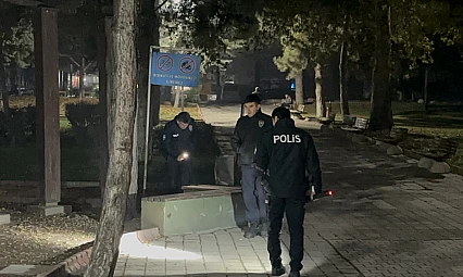 Parkta Yürürken Vuruldu: Polis Saldırganları Arıyor