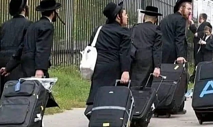 Siyonist İsraillerden, Kaçan Kaçana..