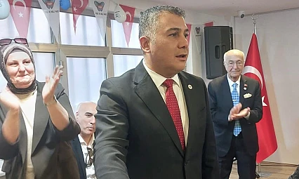 Yerli ve Milli Parti Kurultayında Coşku: 'Arkamızda Millet Var'