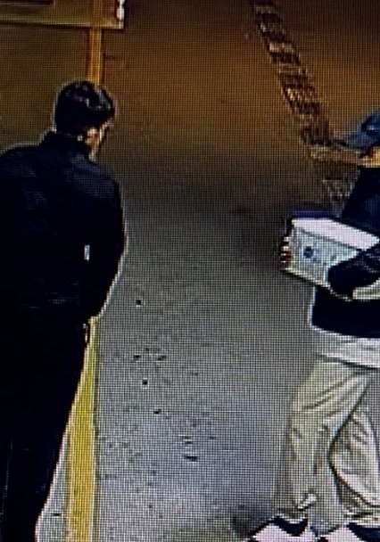 Malatya'da Tezgah Hırsızlığı: 3 Genç Kameralara Yakalandı