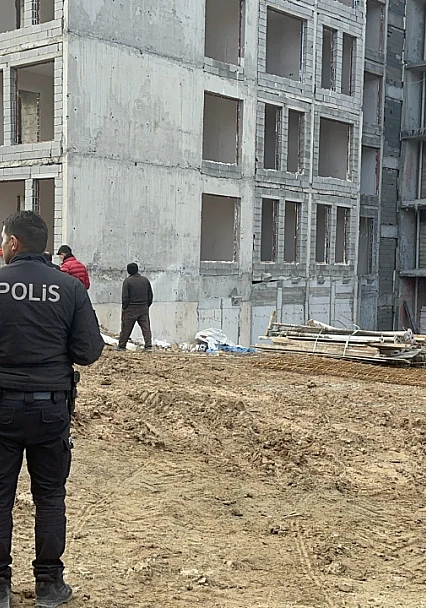 Rezerv Alan İnşaatında Feci Kaza: 6'ncı Kattan Düşen İşçi Ağır Yaralandı