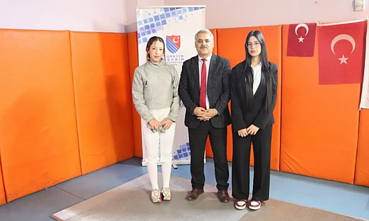 Malatya'da Sporun Güzel Yüzü: İkiz Kardeşler Eskrimde Buluştu