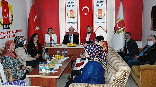 Başkan Alpaslan Anadolu Basın Birliği'nin Çalışmalarını Takdir Ediyorum