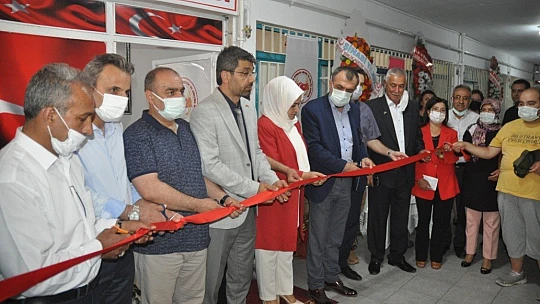 Vatanseverler Gençlik Eğitim ve Kültür Derneği Büyük Bir Katılımla Açıldı