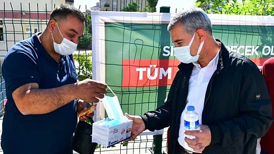 Başkan Çınar, Lgs Sınavına Giren Öğrencileri Yalnız Bırakmadı 