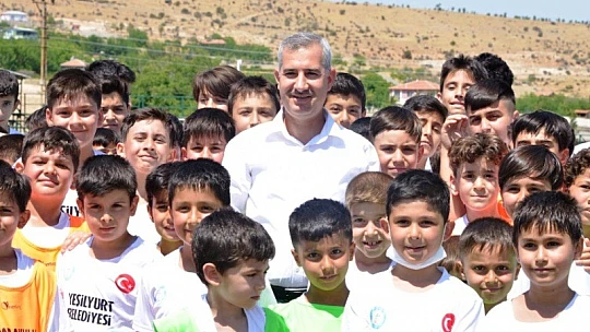 Çınar, 2.Yaz Spor Okullarını Ziyaret Ederek Sporcularla Bir Araya Geldi