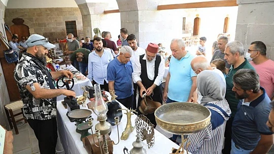 Malatya'da İlk Antika Pazarı Kervansaray'da Açıldı