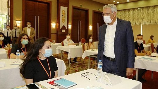 Başkan Güder, 81 İlden Malatya'ya Gelen Gençlerle Buluştu