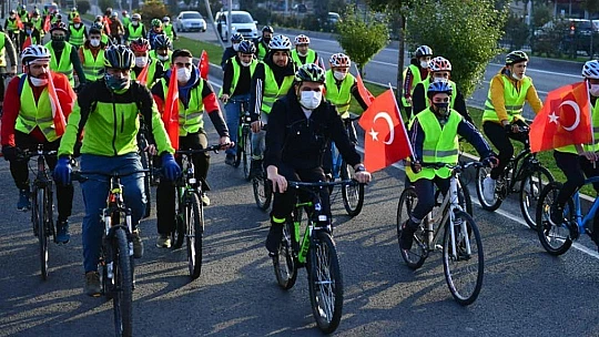 Yeşilyurt'ta 10 Kasım Atatürk'ü Anma Günü Nedeniyle Bisiklet Turu Düzenlendi