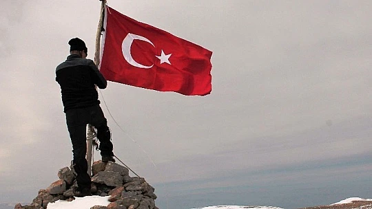 Beydağı'nın Zirvesinde İstiklal Marşımız Okundu