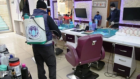 Battalgazi'de Köşe Bucak Dezenfekte Ediliyor