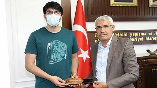 Başkan Güder, Dünya Birincisi Balaban'ı Ağırladı