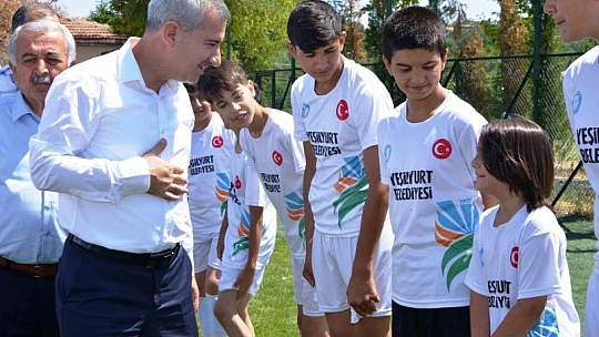 Çınar, 2.Yaz Spor Okullarını Ziyaret Ederek Sporcularla Bir Araya Geldi