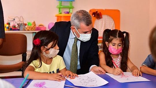 Başkan Çınar, Okulları Ziyaret Edip, Öğrencilerle Buluştu