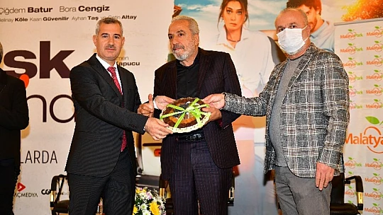 Başkan Çınar İle 'Aşk Yolunda' Filminin Oyuncuları Söyleşi Etkinliği Düzenledi