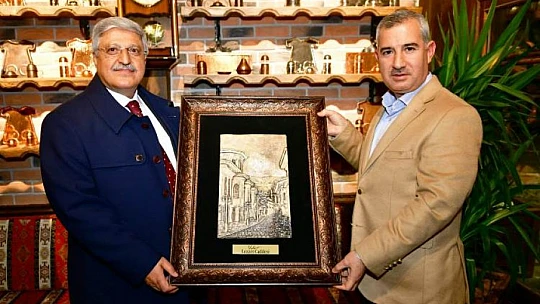 AK Parti Genel Başkan Yardımcısı Demiröz, Tarihi Yeşilyurt Konaklarını İnceledi