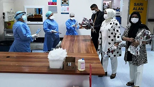 Başkan Alpaslan, Sağlık Çalışanlarımızı Destekliyoruz