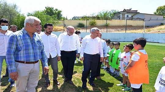 Çınar, 2.Yaz Spor Okullarını Ziyaret Ederek Sporcularla Bir Araya Geldi