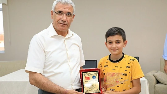 Başkan Güder, Hafızlık İcazet Merasimine Katıldı