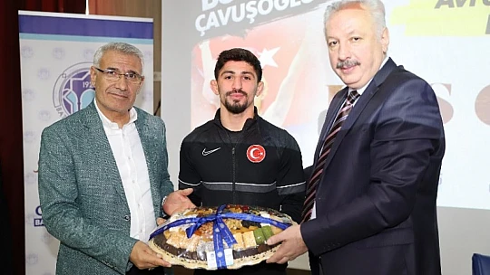 Budapeşte Şampiyonları Battalgazi'deki Gençlerle Buluştu