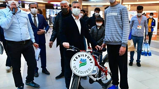 Basketler Sizden Hediyeler Yeşilyurt Belediyesi'nden