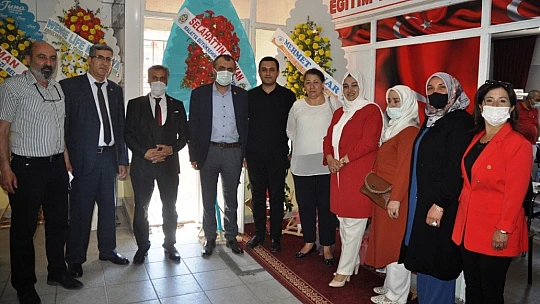 Vatanseverler Gençlik Eğitim ve Kültür Derneği Büyük Bir Katılımla Açıldı