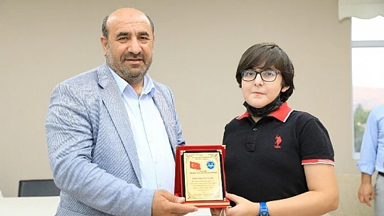 Başkan Güder, Hafızlık İcazet Merasimine Katıldı