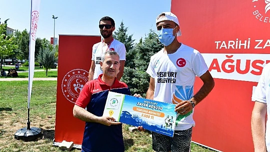 Çınar, Gençlik ve Spor Yılımızı Yeşilyurt Zafer Koşumuzla Taçlandırdık