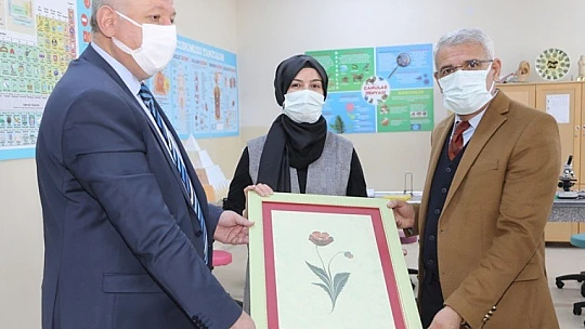 Başkan Güder, Yüz Yüze Eğitimin İlk Gününde Öğrencilerle Buluştu