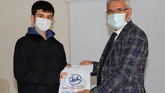 Başkan Güder, Bilgi Yarışmasının Ödül Törenine Katıldı