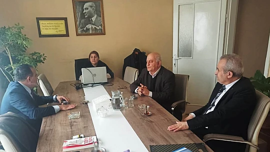 Anadolu Basın Birliği Genel Başkanı Zor'dan Başkan Dağ'a Plaket