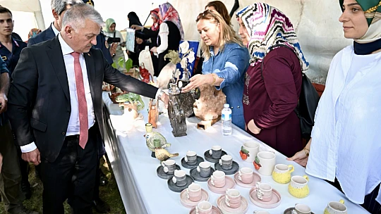 Vali Yazıcı, Hayat Boyu Öğrenme Haftası Açılış Programına Katıldı