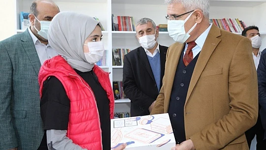 Başkan Güder, Yüz Yüze Eğitimin İlk Gününde Öğrencilerle Buluştu