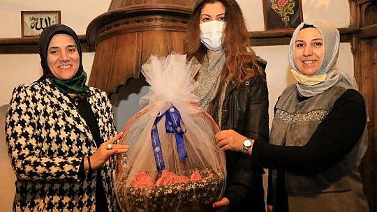 Gastronomiciler Ve Yazarlar, Battalgazi'deki Tarihi Mekanları Gezdi