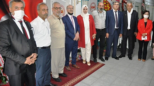 Vatanseverler Gençlik Eğitim ve Kültür Derneği Büyük Bir Katılımla Açıldı