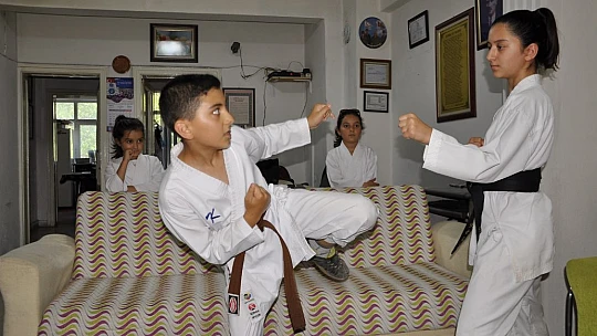 Türkiye Karate Federasyonu Başkan Yardımcısı Turna'dan Anadolu Basın Birliğine Ziyaret