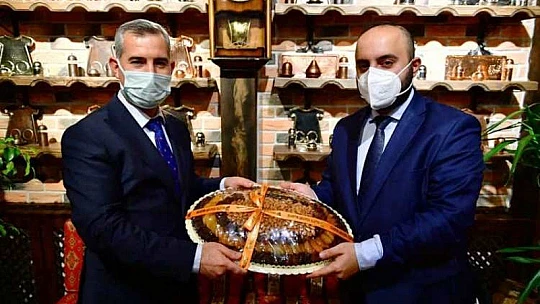 Yeşilyurt Belediyesi'nin Kahve Konağı Ayrı Bir Güzellik