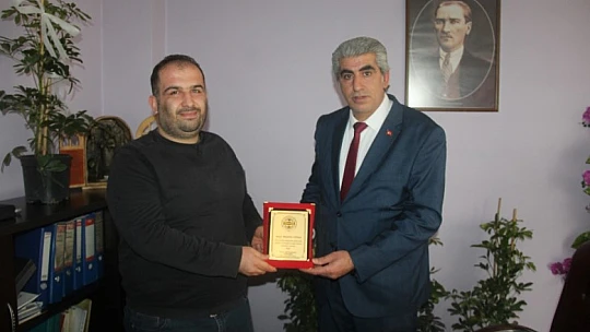 TİNGADER Başarılı Gazetecileri Ödüllendirdi